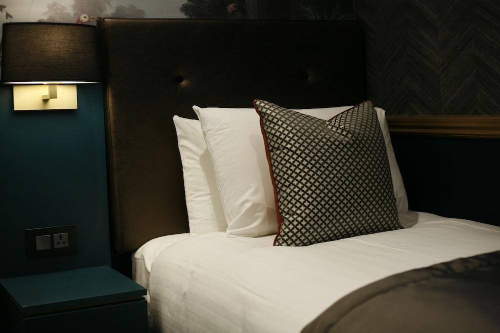 The Portico hotel photo 2
