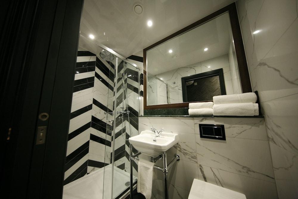 The Portico hotel photo 3
