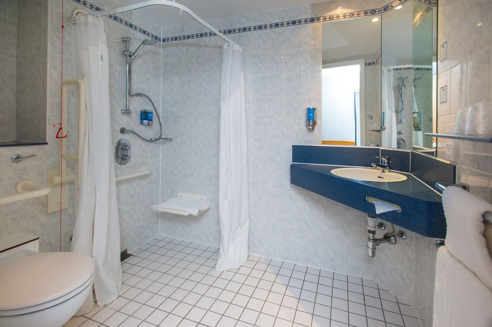 Holiday Inn Express Manchester Salford Quay photo 1
