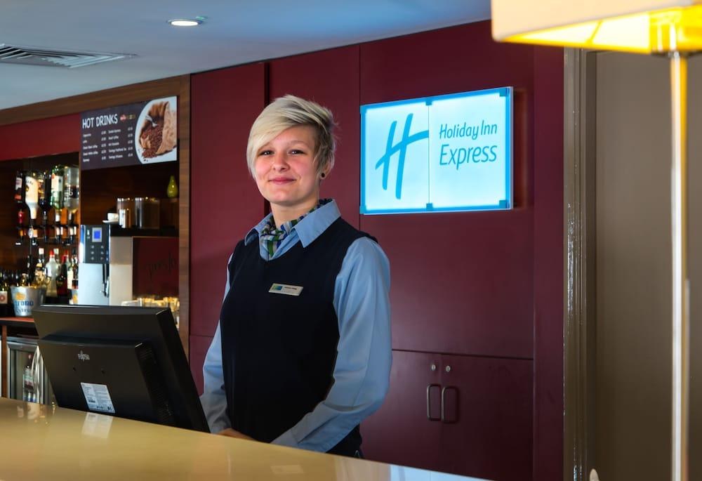 Holiday Inn Express Manchester Salford Quay photo 2