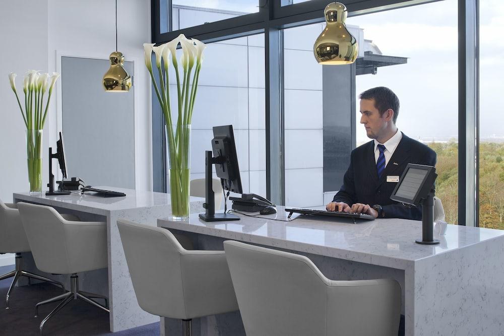 Radisson Blu Hotel Manchester Airport photo 2