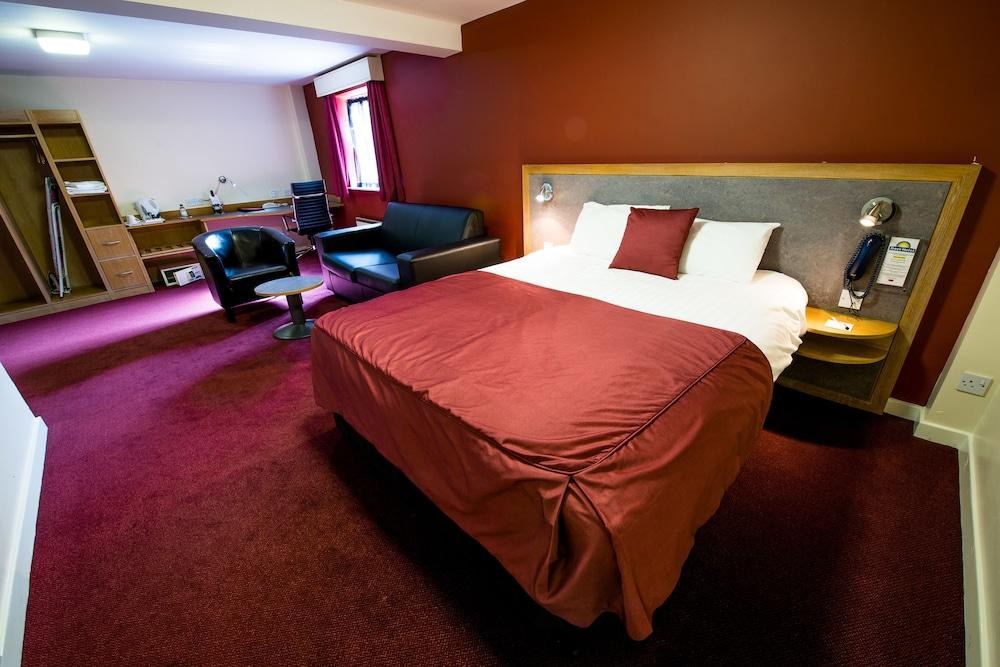 Pendulum Hotel photo 4