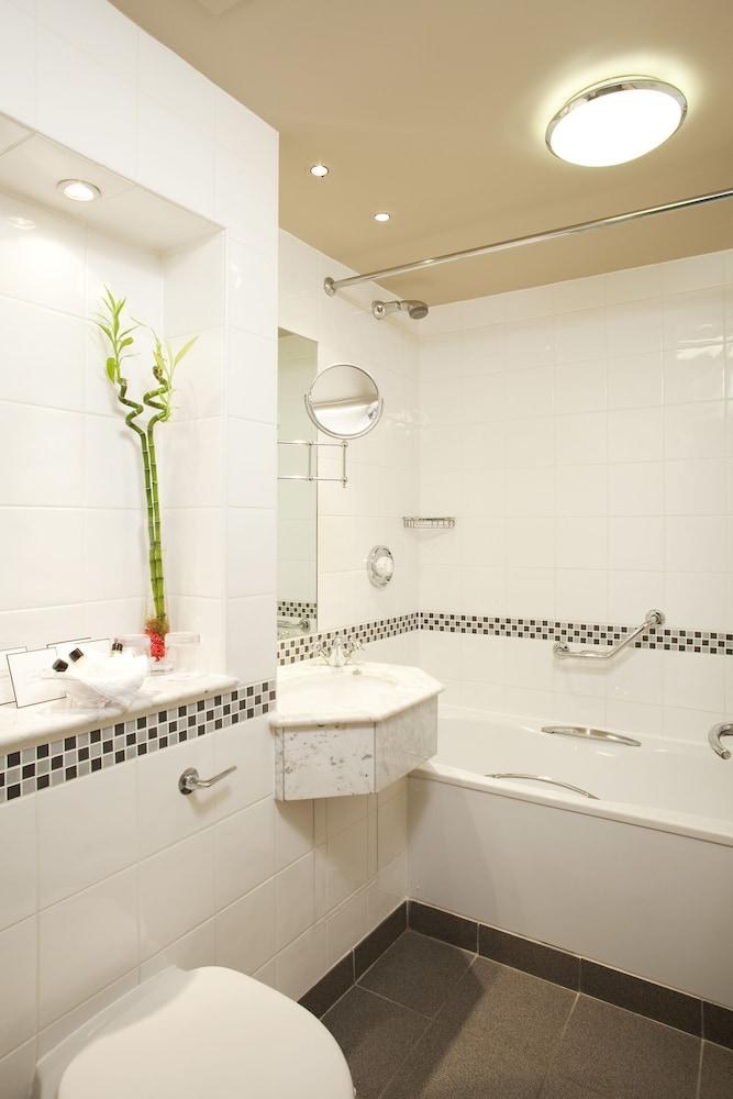 Crowne Plaza Manchester Airport photo 2