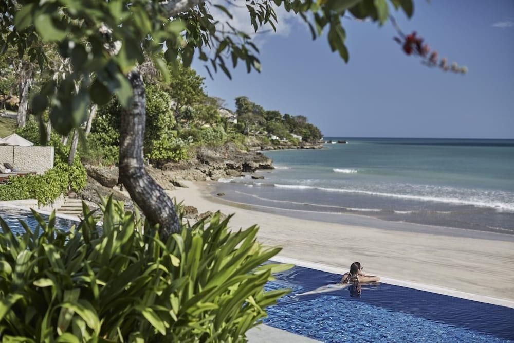 Four Seasons Resort Bali at Jimbaran Bay photo 2