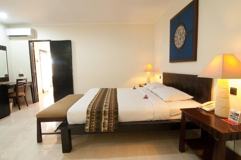 Legong Keraton Beach Hotel photo 2
