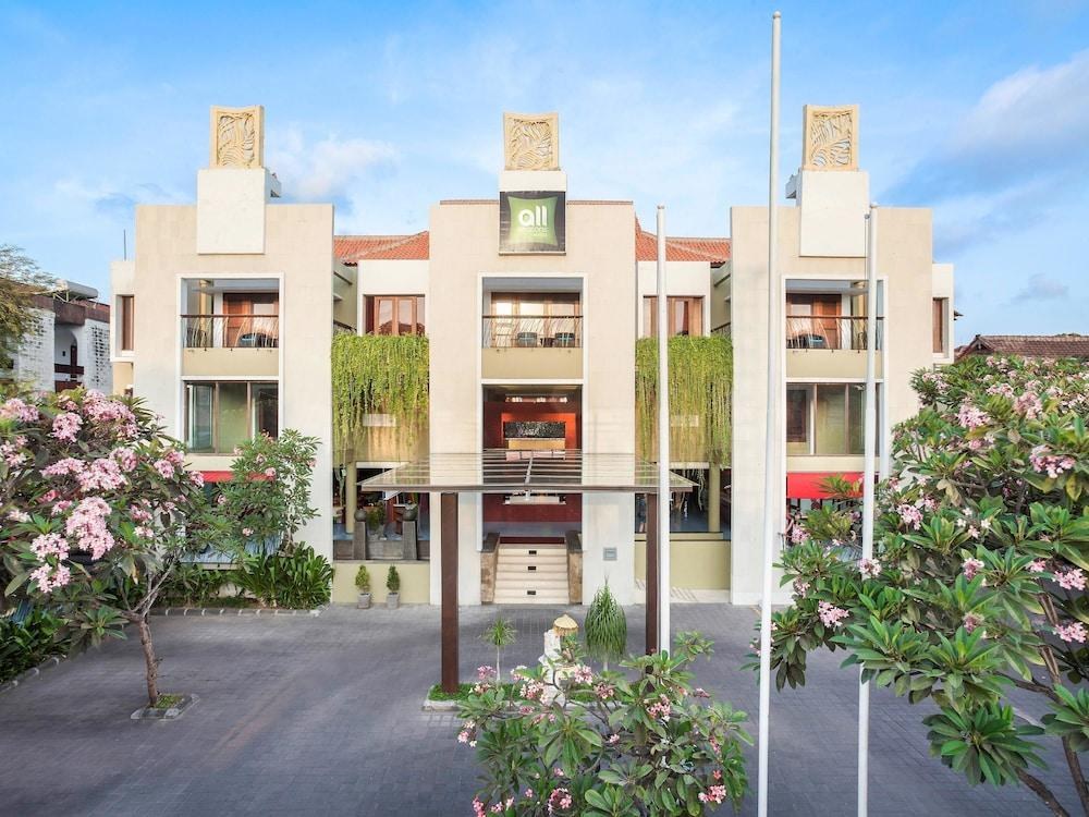 Ibis Styles Bali Legian photo 3
