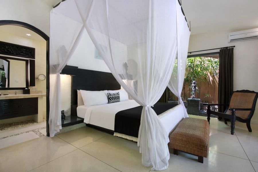 IMPIANA PRIVATE VILLAS SEMINYAK photo 2