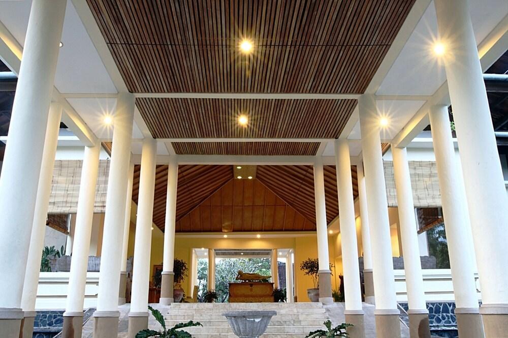 Kutus Kutus Sunari Beach Resort photo 2