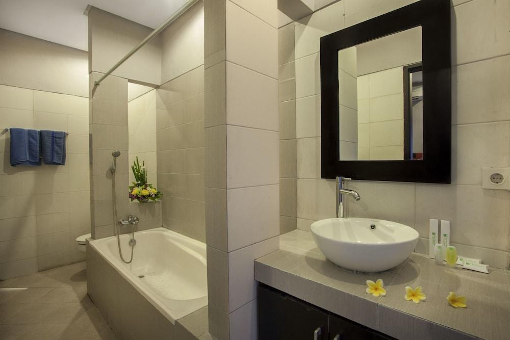 Legian Village Hotel photo 2