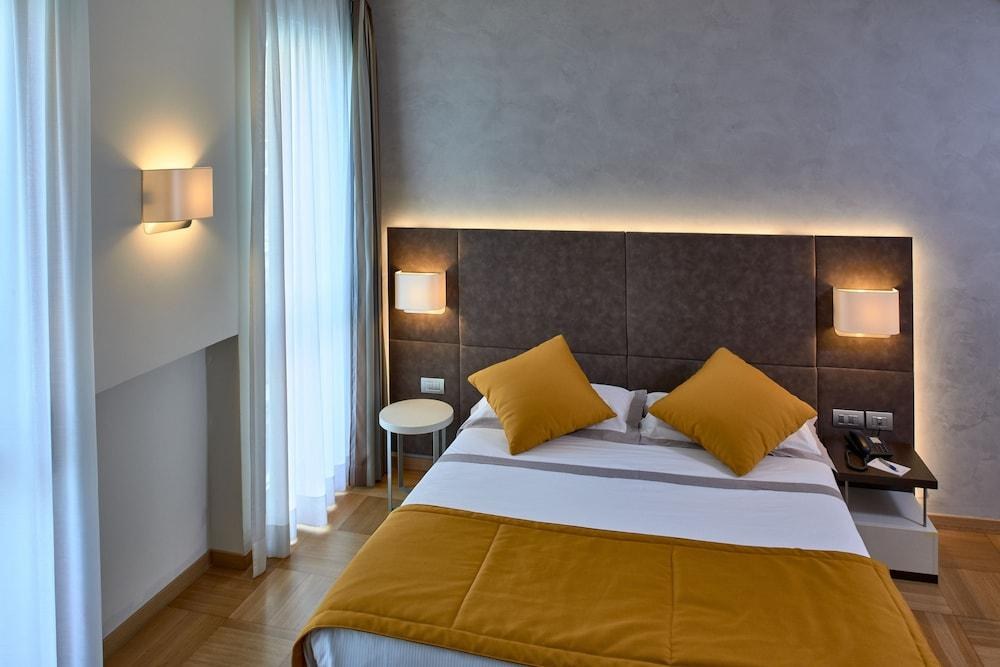 Hotel Como photo 2