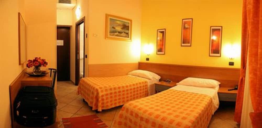 Sara Hotel photo 3