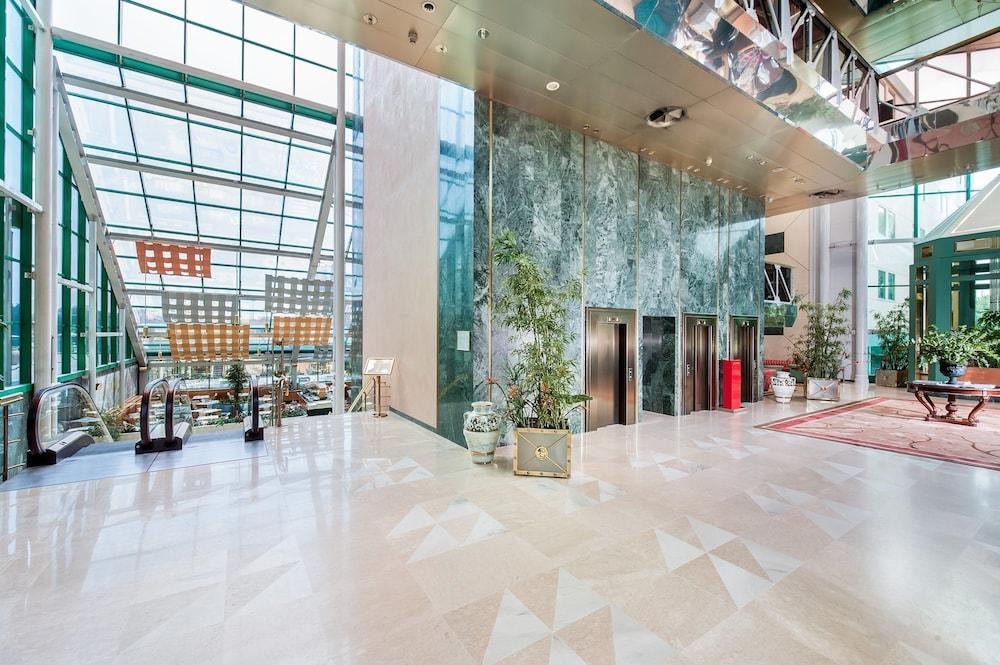 Royal Garden Hotel photo 2