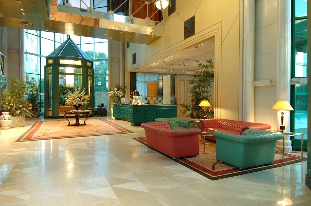 Royal Garden Hotel photo 3