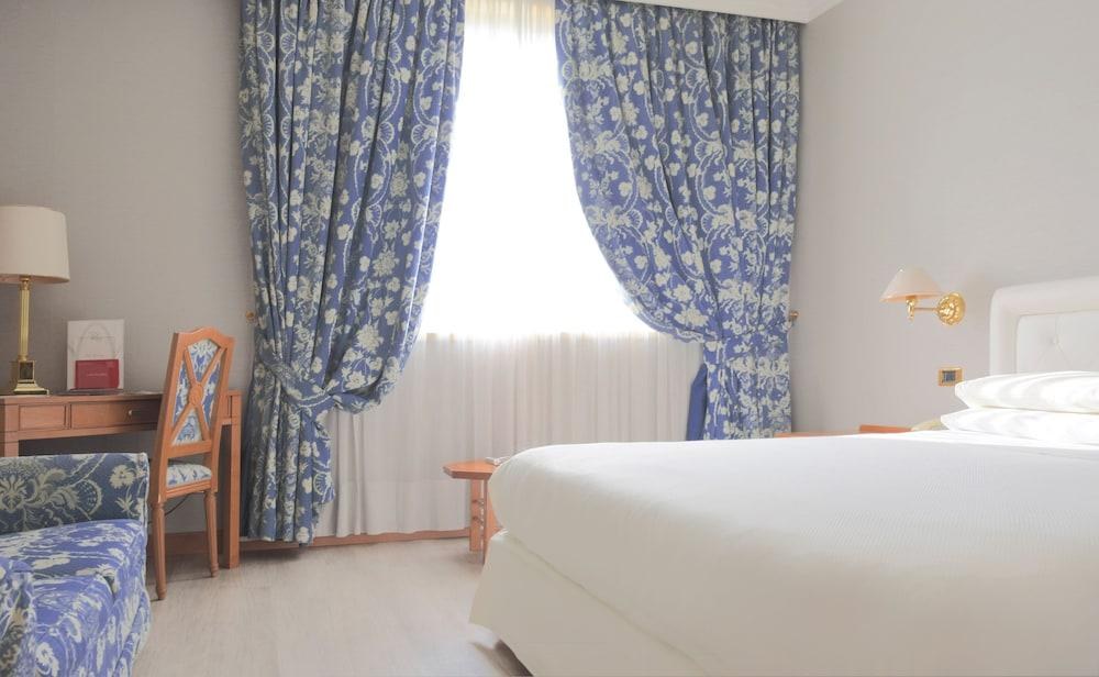 Royal Garden Hotel photo 4
