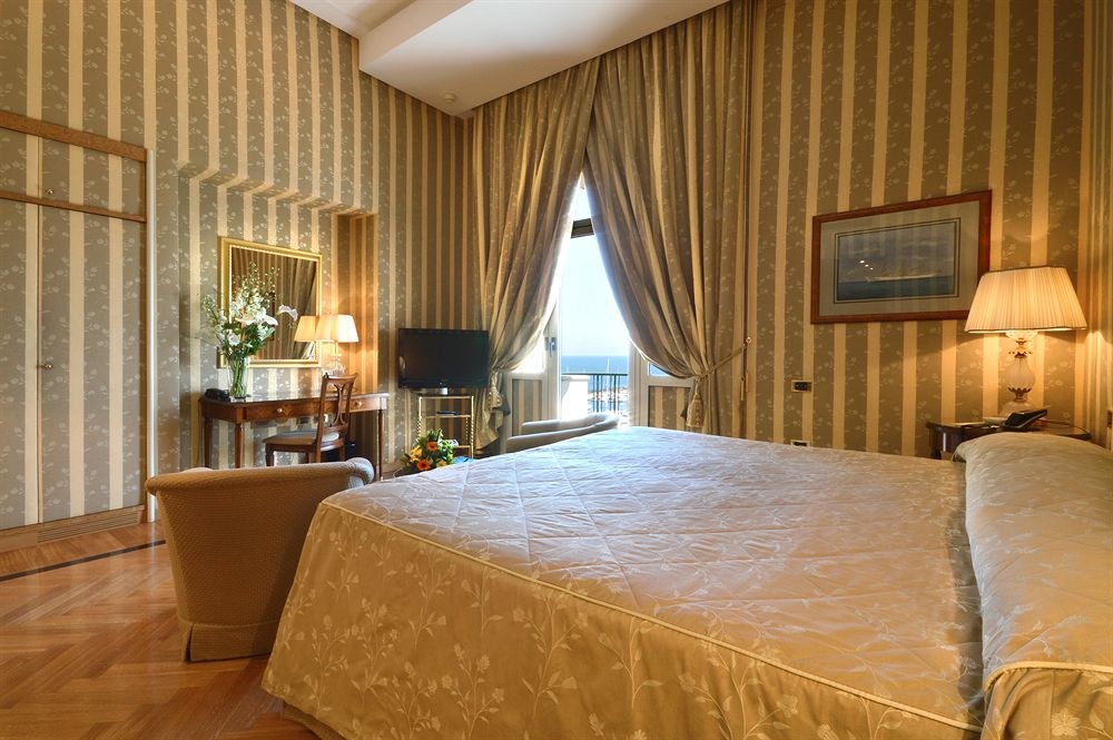 Grand Hotel Vesuvio Naples