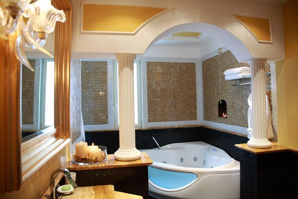 GRAND HOTEL VANVITELLI photo 4