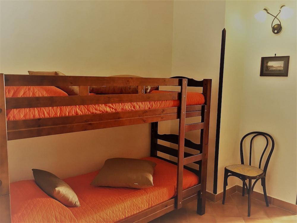 Neapolis photo 2