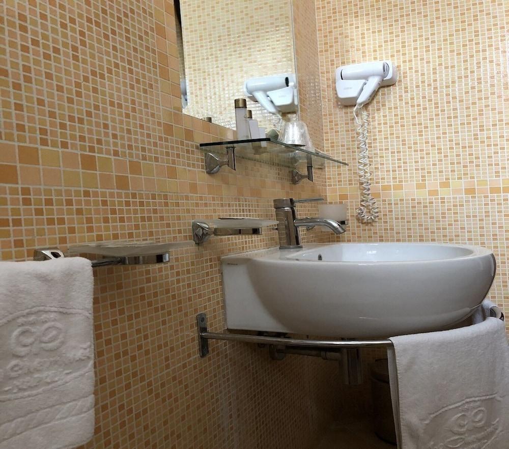 Le Cheminee Business Hotel photo 2