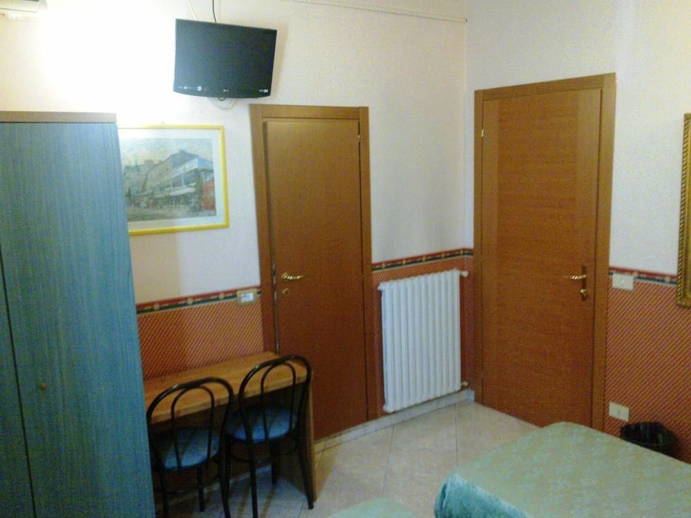 Lazzari photo 4