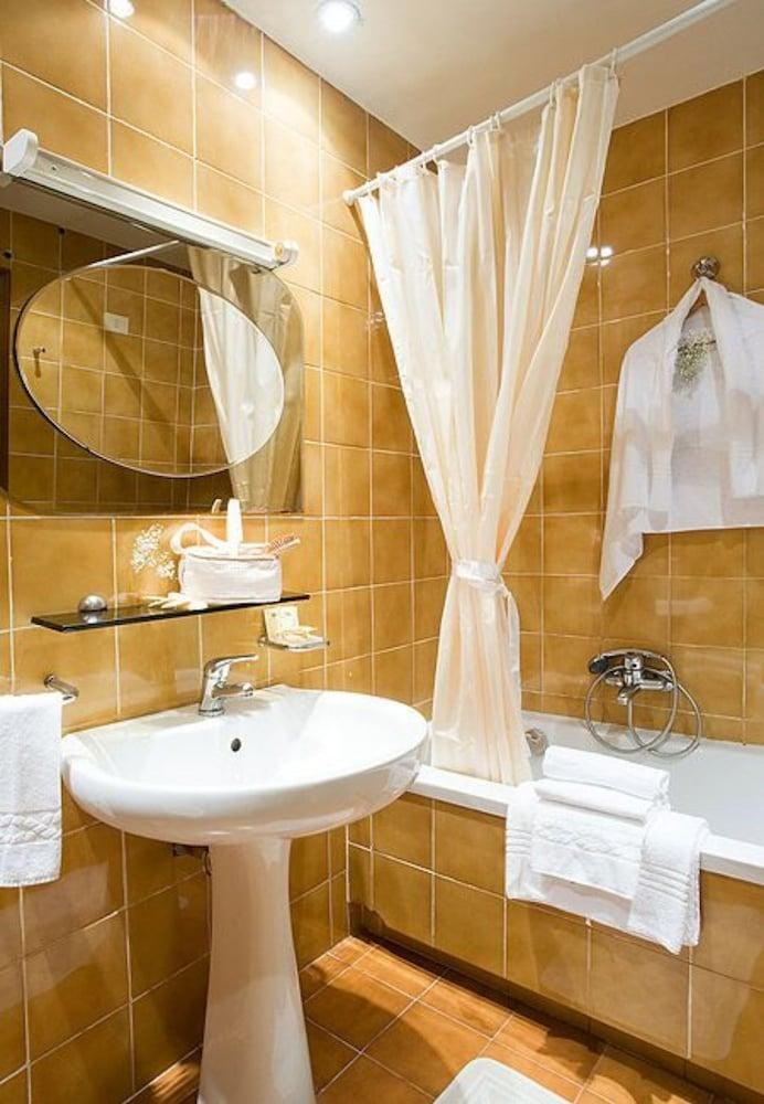 CC Palace Hotel photo 2