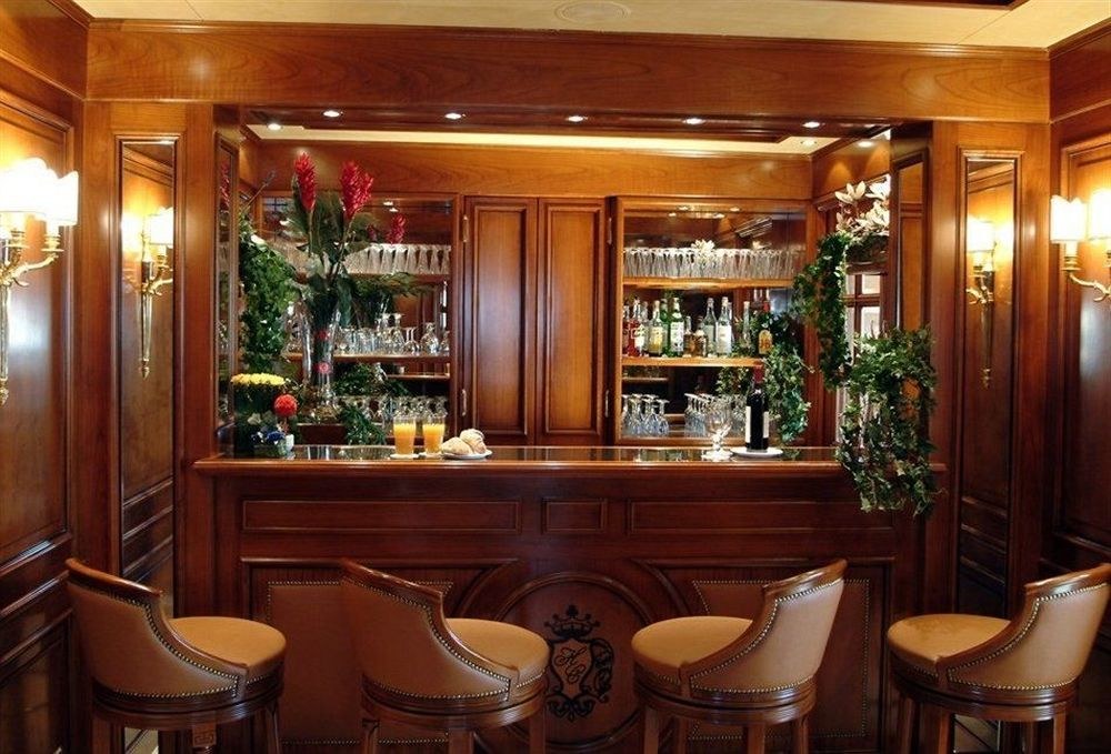 Champagne Palace photo 1
