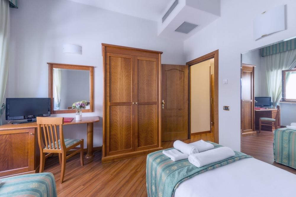 Astura Palace photo 3