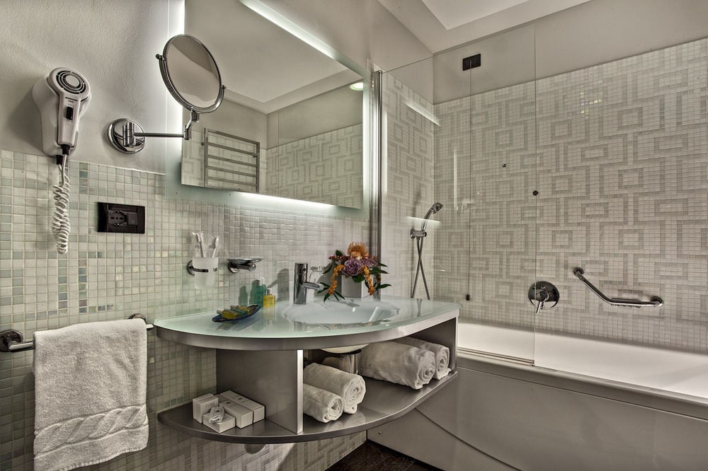 Park Hotel Junior photo 1