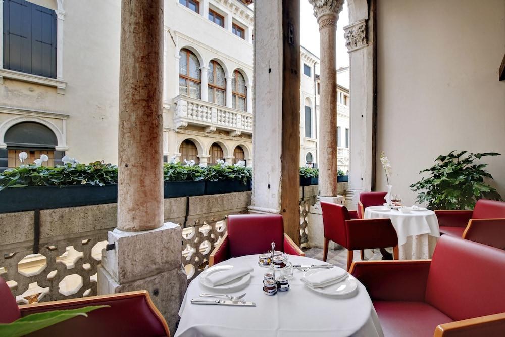 Dona Palace photo 3