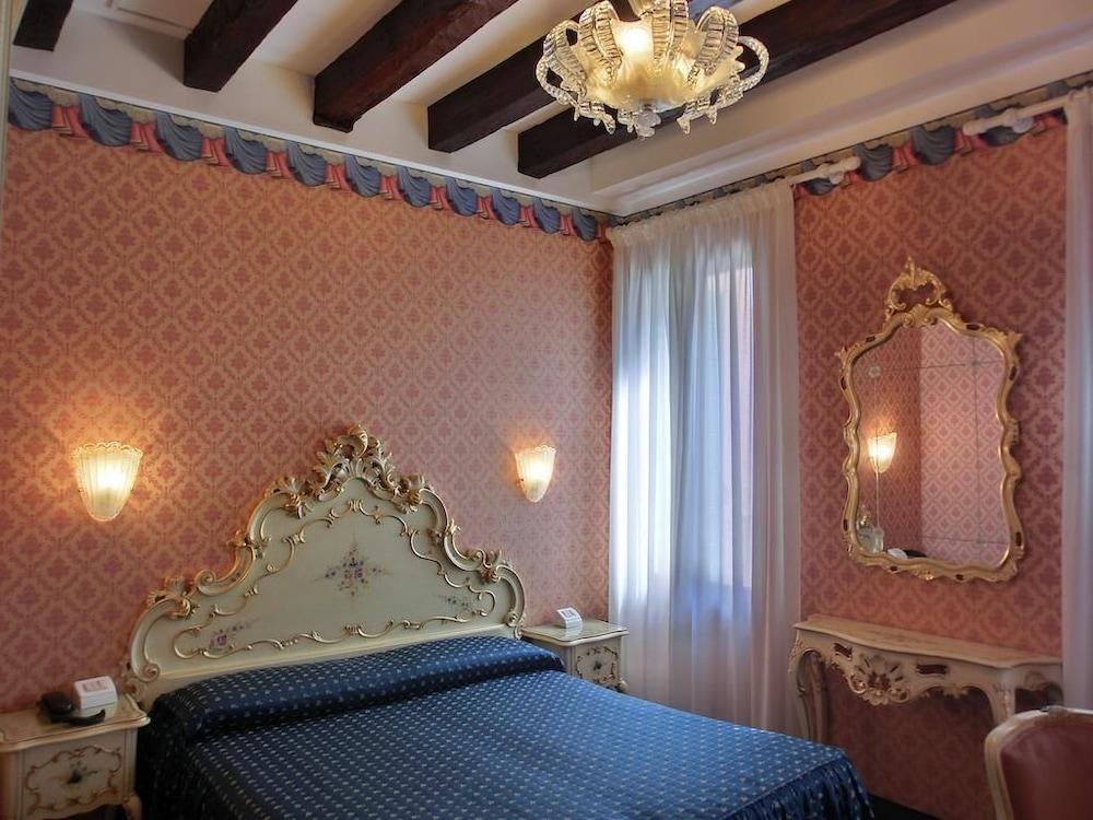 Hotel Diana photo 4