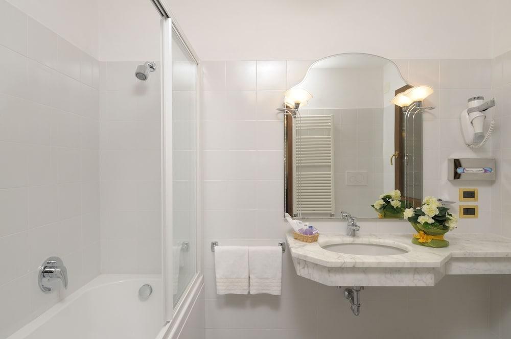 UNA HOTELS Ala Venezia - Adults +16 photo 3
