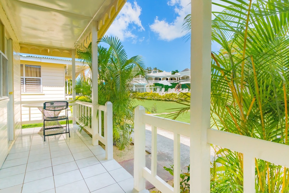 TRAVELLERS BEACH RESORT photo 2