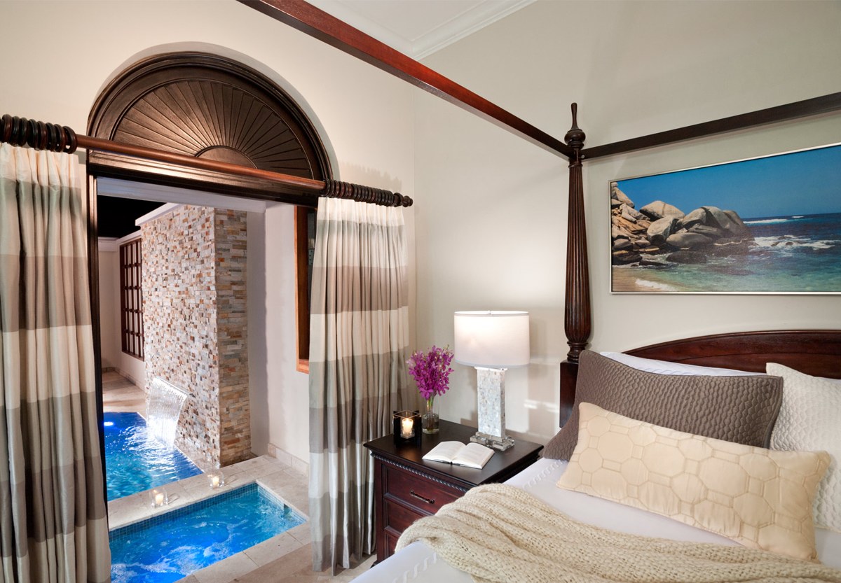 SANDALS OCHI BEACH RESORT photo 2