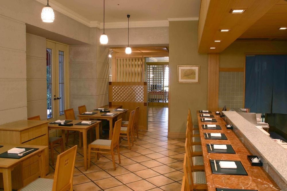 Hotel Monterey Osaka photo 2
