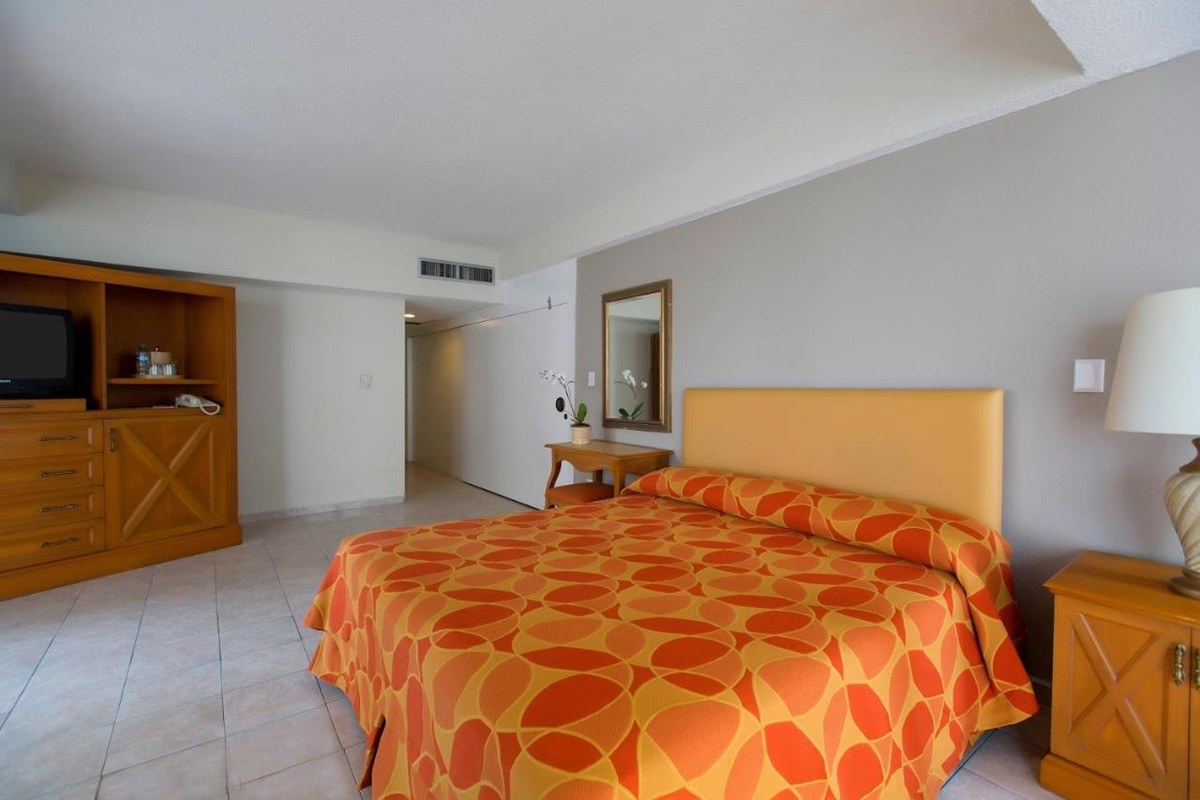 KRYSTAL BEACH ACAPULCO photo 4