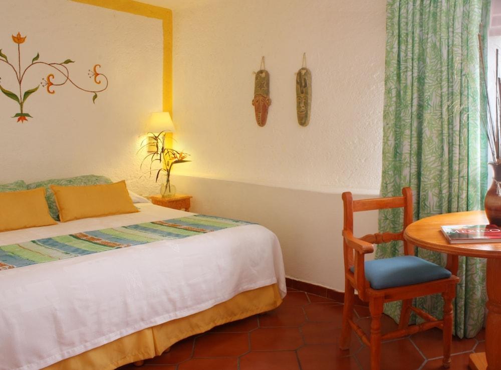 Raquet Cuernavaca photo 2