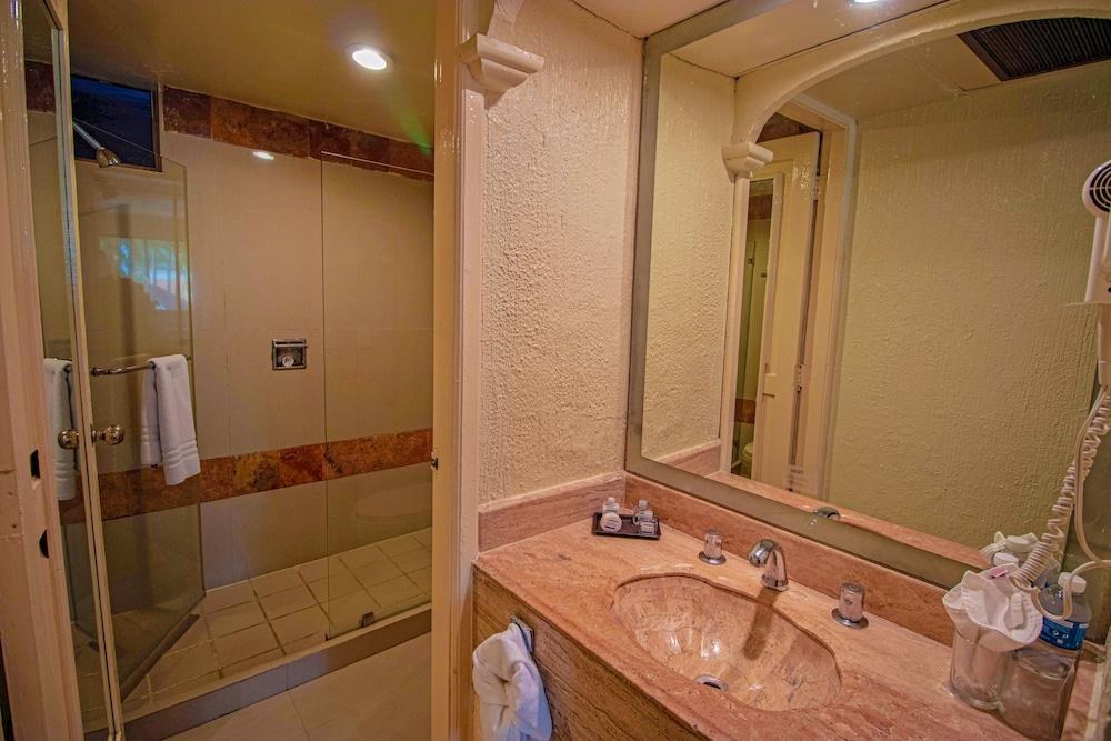 Luna Palace Hotel & Suites photo 3