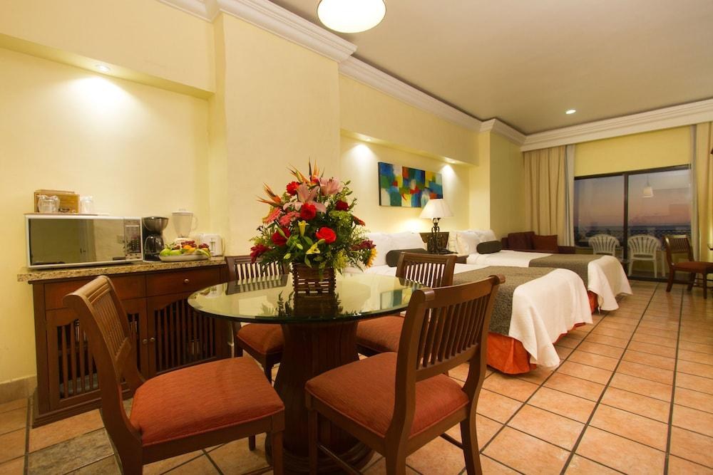 Royal Villas Resort photo 2