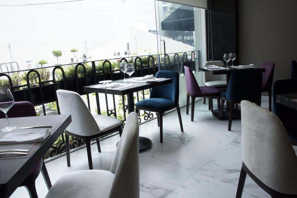 Isaaya Hotel Boutique by WTC photo 2