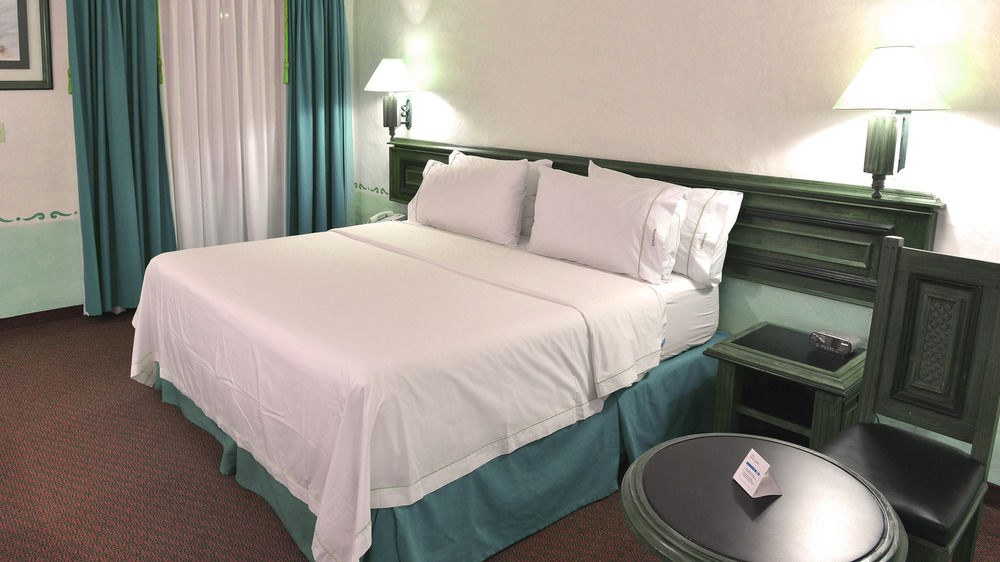 Holiday Inn Express Morelia photo 1