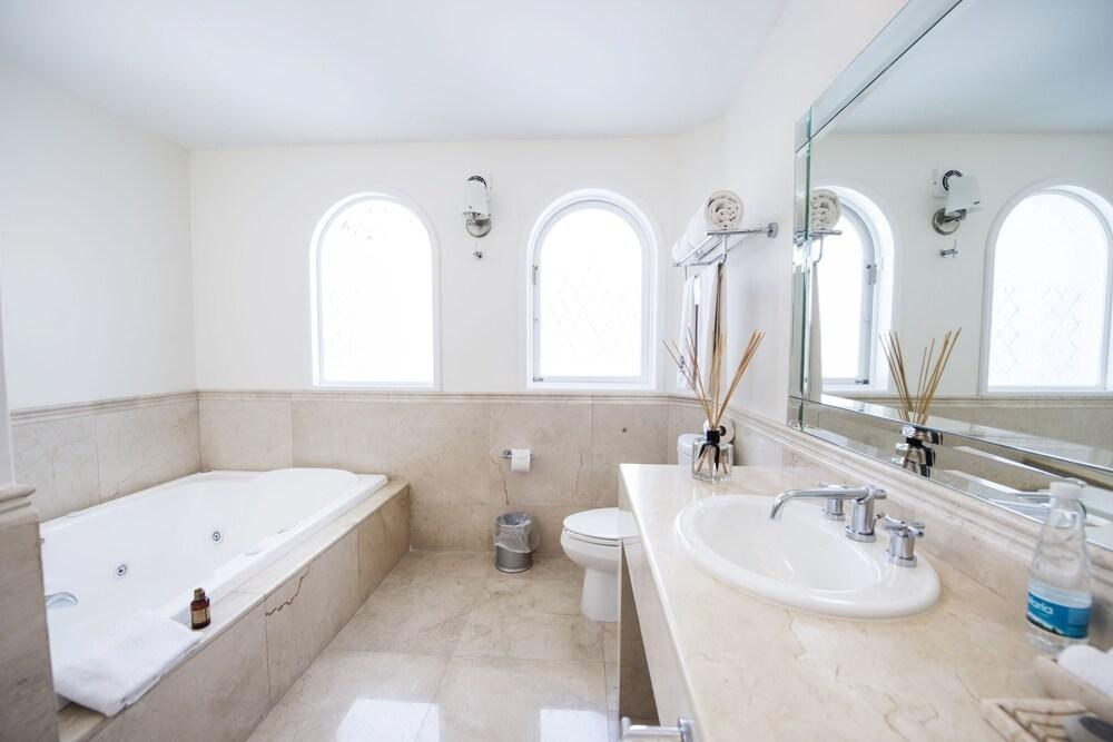 Casa Bonita Hotel & Luxury Residence photo 3