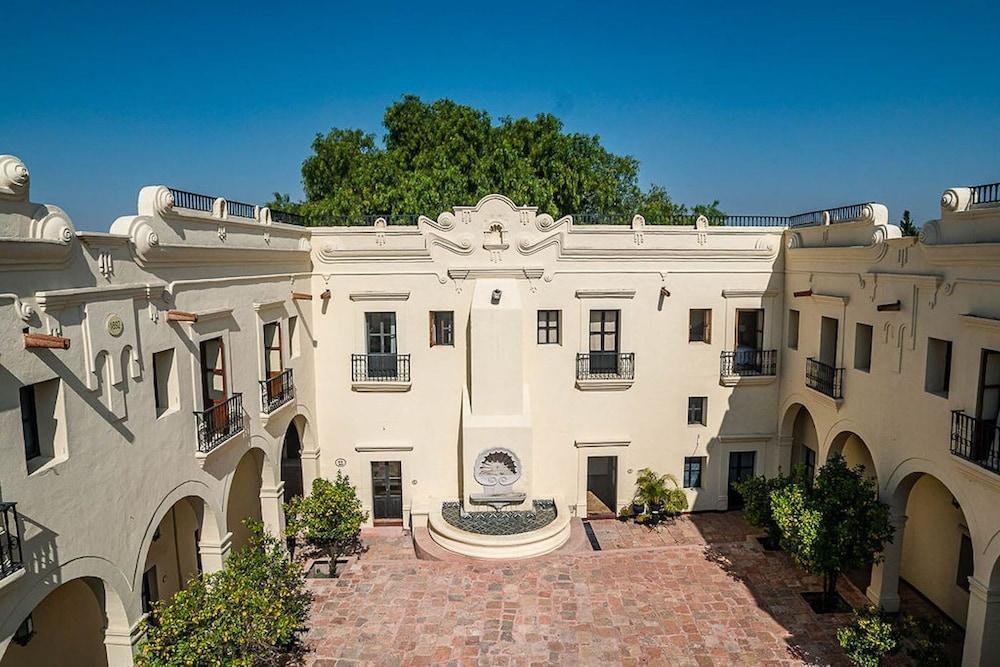 Meson De La Merced Hotel & Suites photo 3