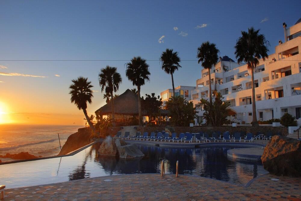 Las Rocas Resort & Spa photo 2