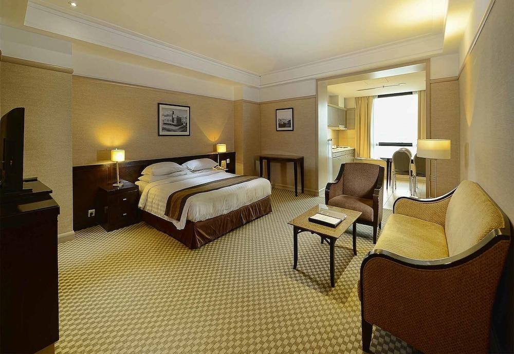 Pacific Regency Hotel Suites photo 3