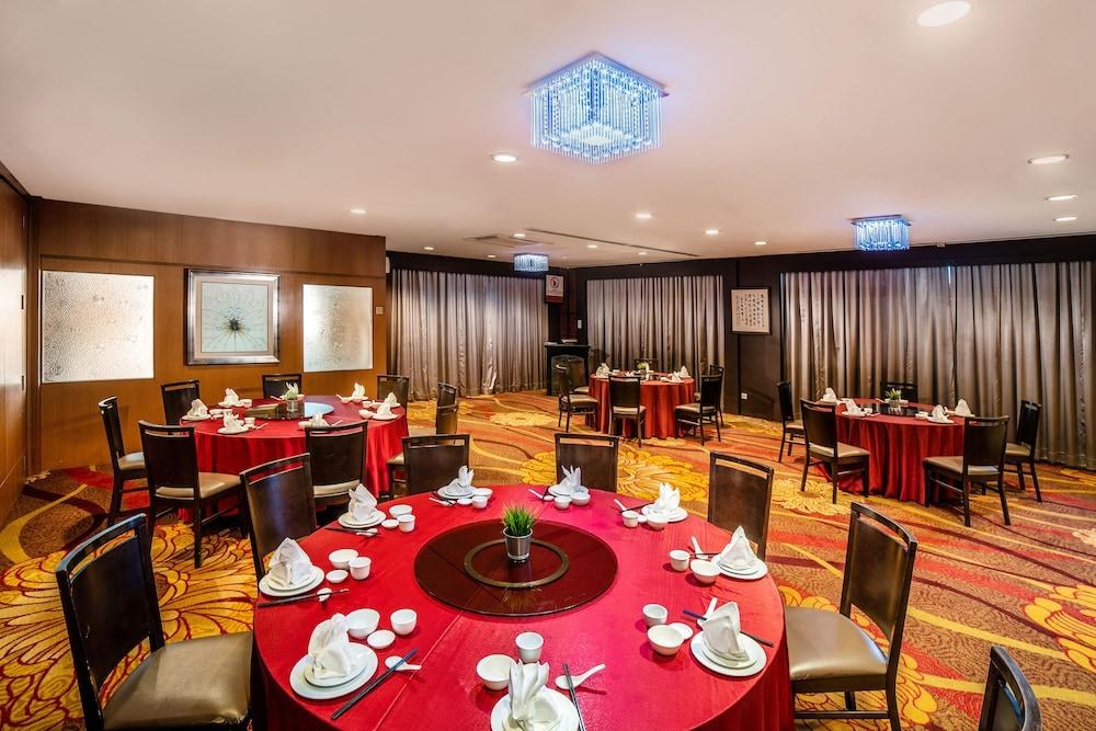 HOLIDAY INN KUALA LUMPUR GLENMARIE photo 2