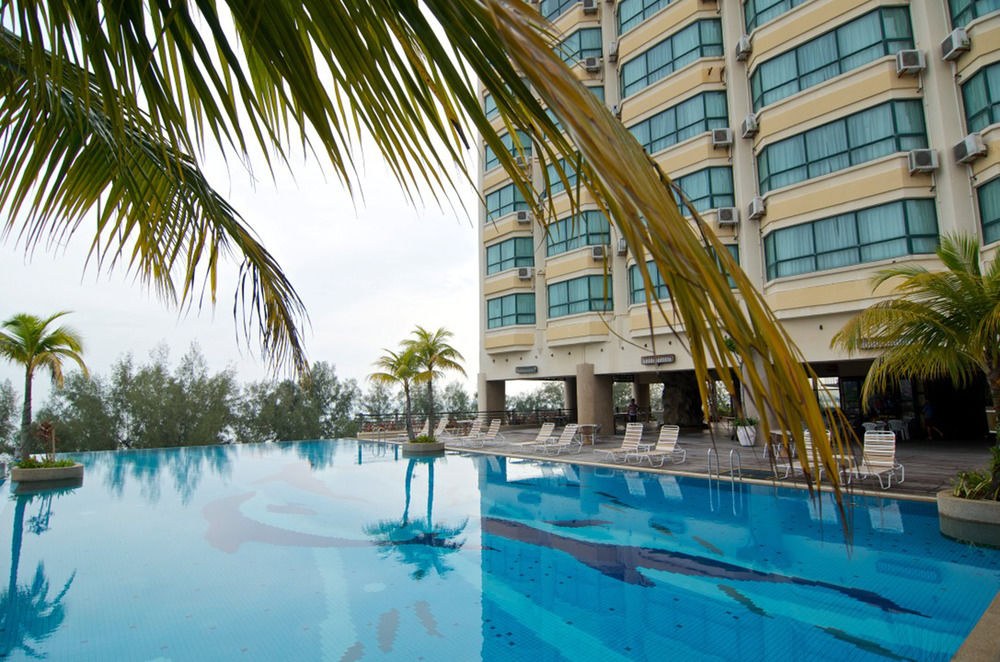 Gurney Resort Hotel and Residences