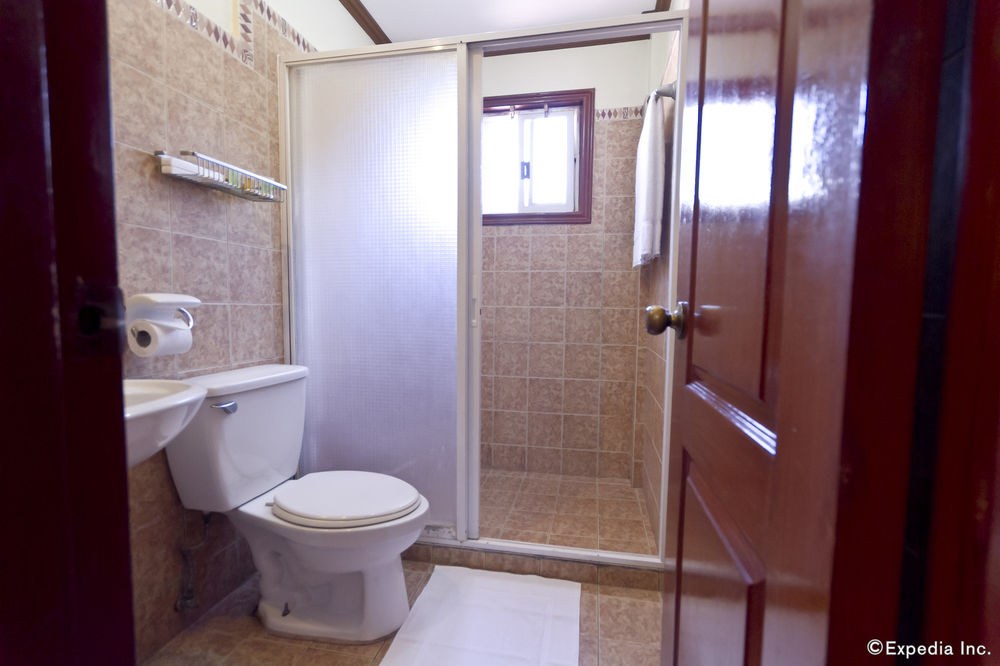 Crown Regency Suites & Residences Mactan photo 1