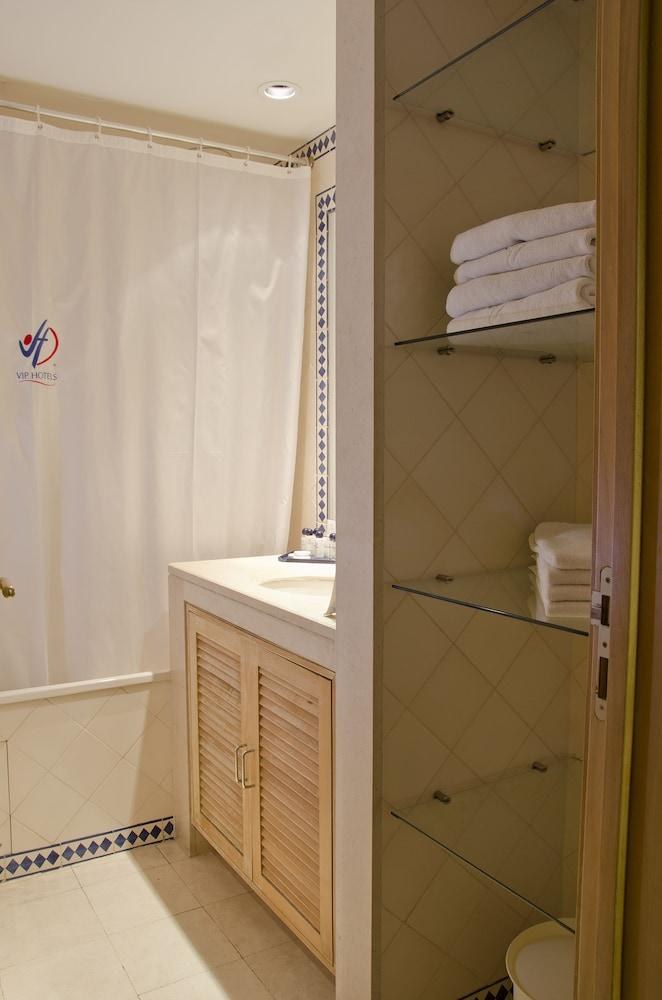 VIP Executive Eden Aparthotel photo 3