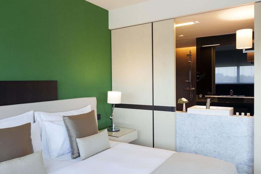 Crowne Plaza Geneva photo 2