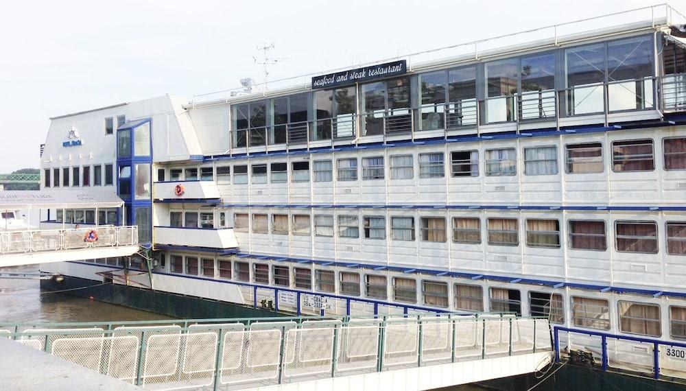 Botel Gracia photo 2