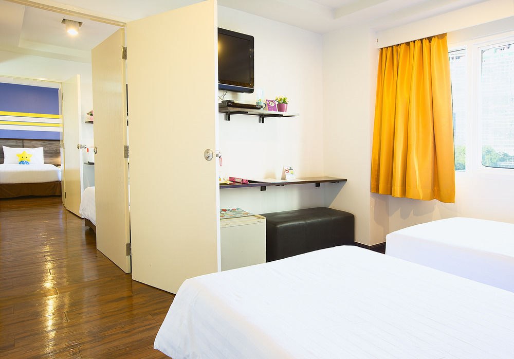 Astera Sathorn photo 1
